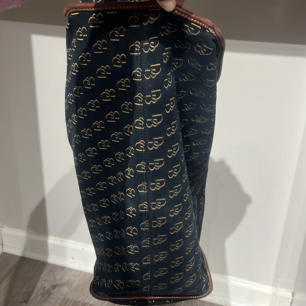 Dooney & Bourke Black Monogram Canvas tote
Large tote bag
Condition: used - Picture 6 of 9